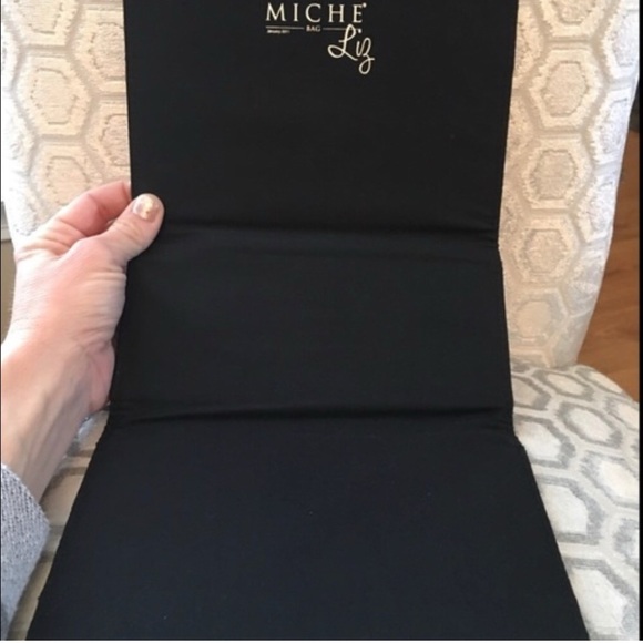 Nwt Miche Red “Liz” collection petite purse shell. 8.”5 x 6.5” - Picture 5 of 7